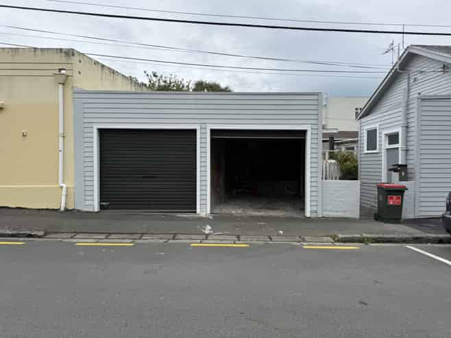 gR/2 Henry Street, Kilbirnie