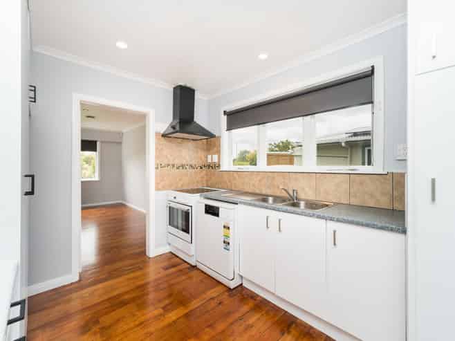 18 Karamea Crescent, Kelvin Grove