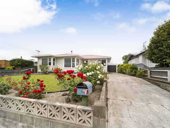 18 Karamea Crescent, Kelvin Grove