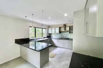 34 Baltersan Drive, Flat Bush