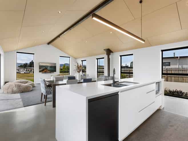 3 Pepperwood Green, Albert Town