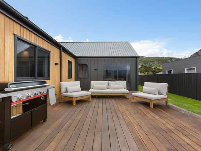 3 Pepperwood Green, Albert Town