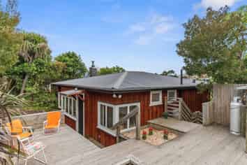 2A Kura Lane, Diamond Harbour