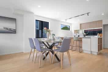 2/45 Great South Road, Takanini