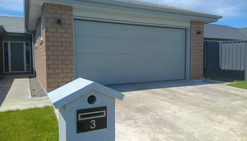 3 Meech Way , Frimley