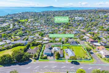 2/375 East Coast Road, Mairangi Bay