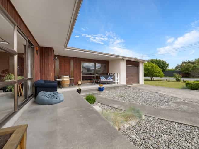 20A and B Alma Street, Renwick