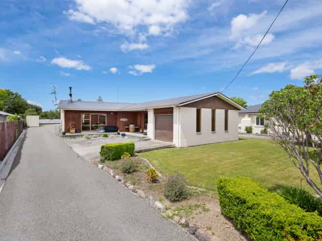 20A and B Alma Street, Renwick