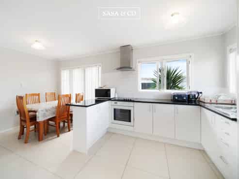 6 Nairn Place, Otara