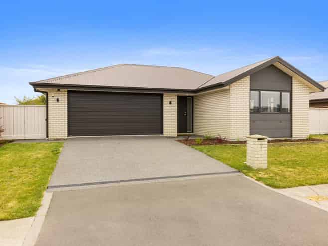 8 Longcot Drive, Rolleston