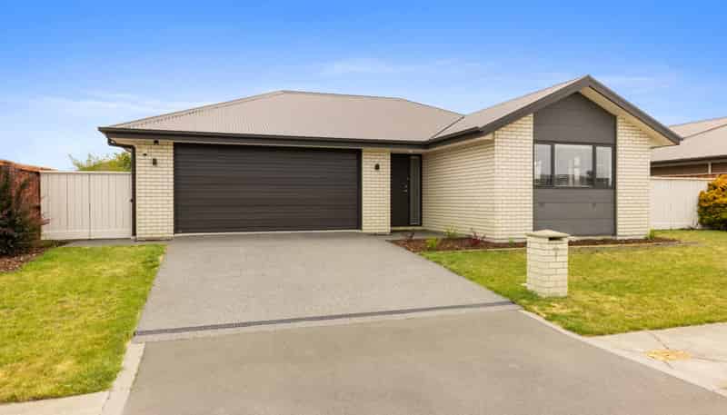 8 Longcot Drive, Rolleston