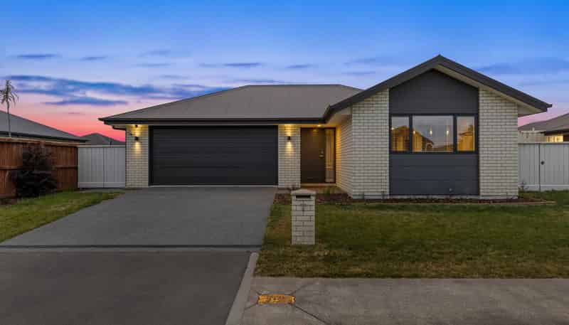 8 Longcot Drive, Rolleston