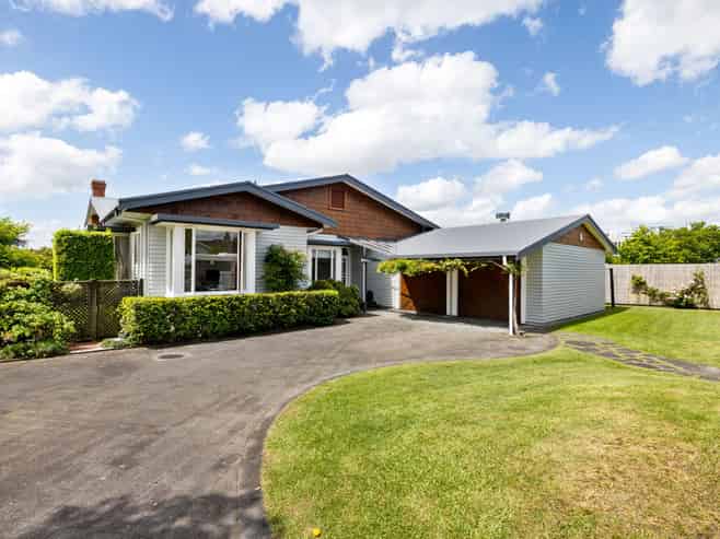 58 Lake Crescent, Hamilton Lake