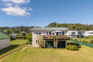 44 Marine Parade, Cooks Beach