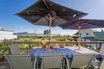 44 Marine Parade, Cooks Beach