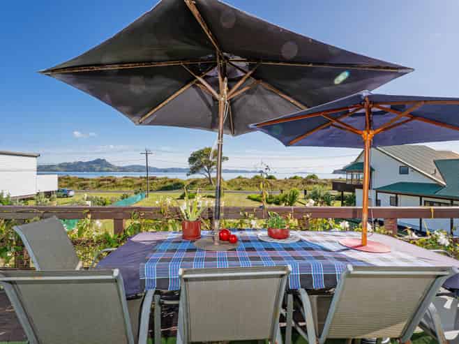 44 Marine Parade, Cooks Beach