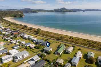 44 Marine Parade, Cooks Beach