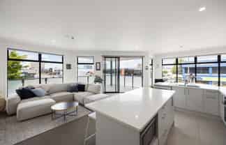 7/13 Vialou Street, Hamilton Central