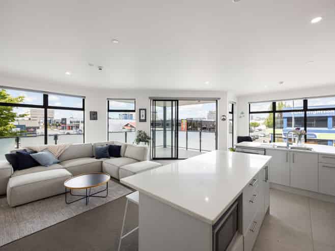 7/13 Vialou Street, Hamilton Central