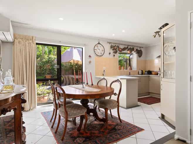 16 Delphi Grove, Tuakau