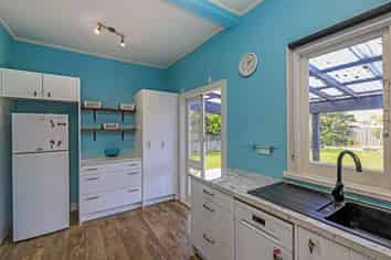 703 Grays Road, Mahora