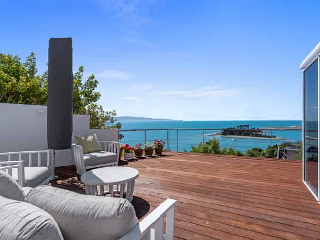 48 The Cliffs, Britannia Heights