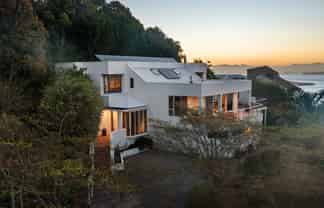 48 The Cliffs, Britannia Heights