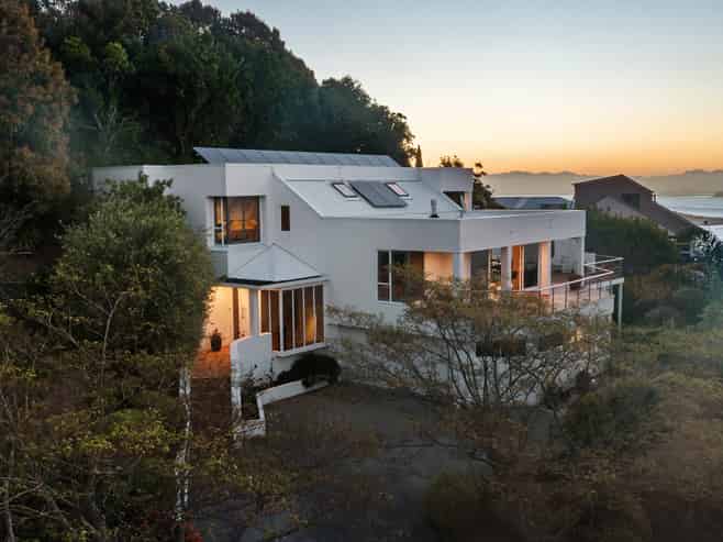 48 The Cliffs, Britannia Heights