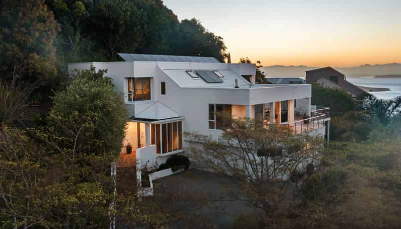 48 The Cliffs, Britannia Heights