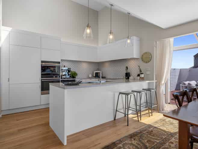 48 The Cliffs, Britannia Heights