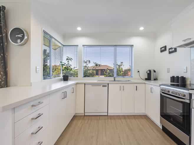 11 Kendall View, Stoke