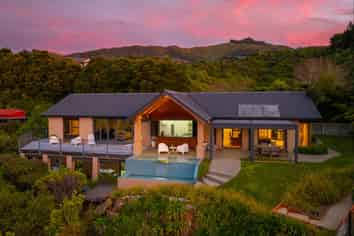 50 Bay Vista Drive, Pohara