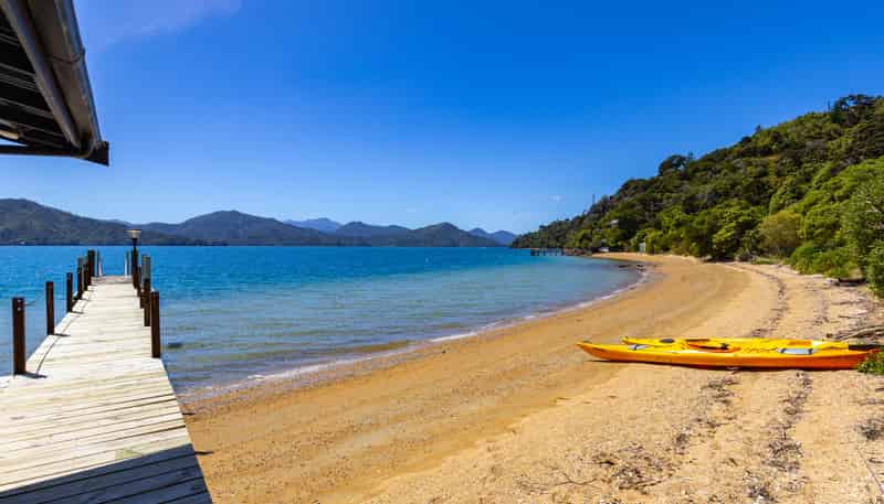 2721 Queen Charlotte Drive Grove Arm, Picton