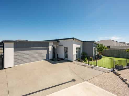 2 Cranford Road, Richmond