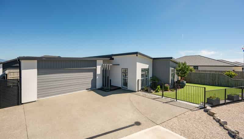 2 Cranford Road, Richmond