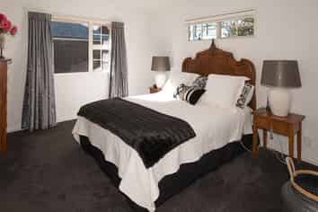 12 Parade Court, Addington