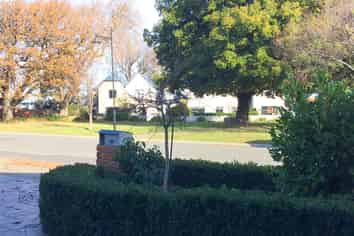 12 Parade Court, Addington