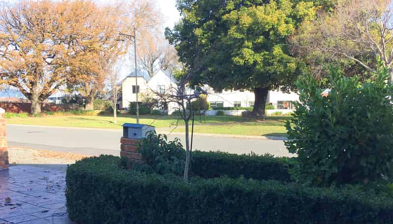 12 Parade Court, Addington