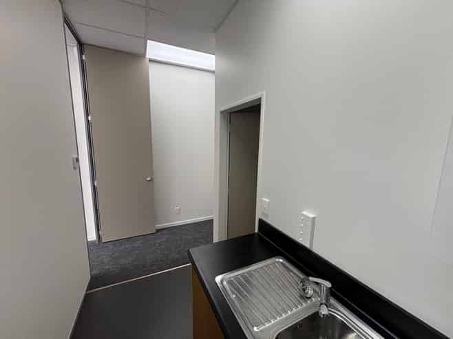 Quality affordable office with car park