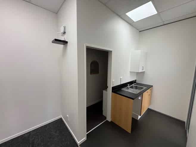 Quality affordable office with car park