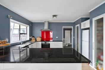 180 Otumoetai Road, Brookfield