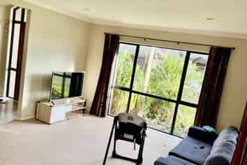 2 Alvre Place, Flat Bush