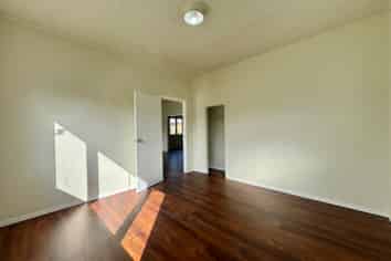 8A Hill Road, Papatoetoe