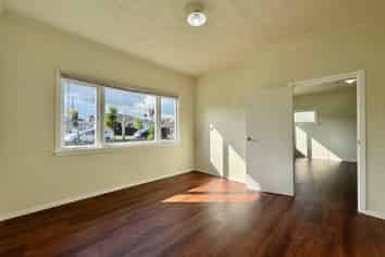 8A Hill Road, Papatoetoe