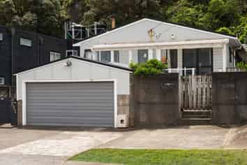 392 The Esplanade, Island Bay