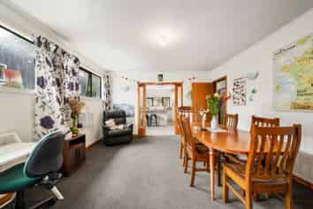 392 The Esplanade, Island Bay