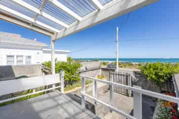 392 The Esplanade, Island Bay