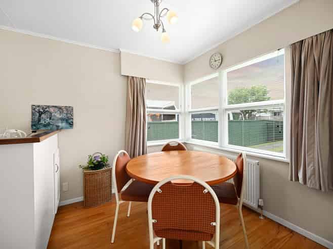 63 Resthill Crescent, Glenview