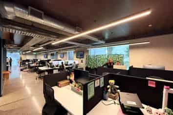 STUNNING CHARACTER KINGSLAND OFFICES
