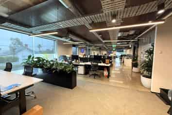 STUNNING CHARACTER KINGSLAND OFFICES
